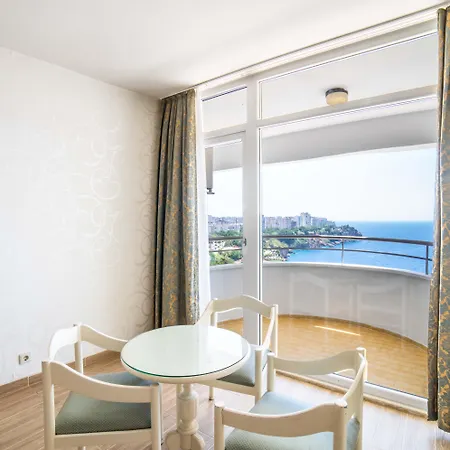 Hotel Cender 4*