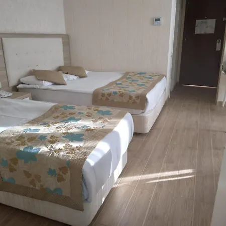 Cender Hotell 4*